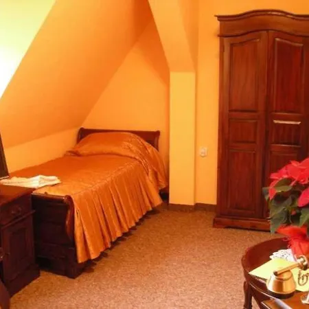 Bed & Breakfast Dom Schumannow 2*